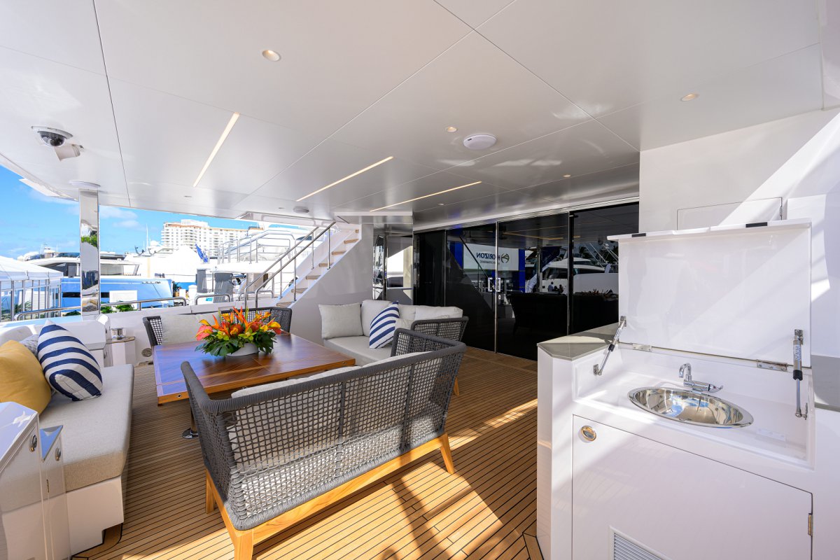 SOLD! HORIZON YACHTS FIRST FD90 WITH SPLIT-USE SKYLOUNGE