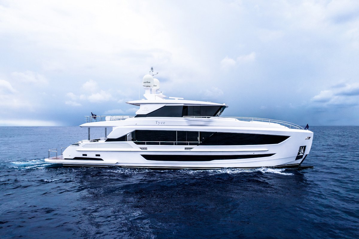 Horizon Yachts Expands Global Reach with FD90 Skyline Delivery Image