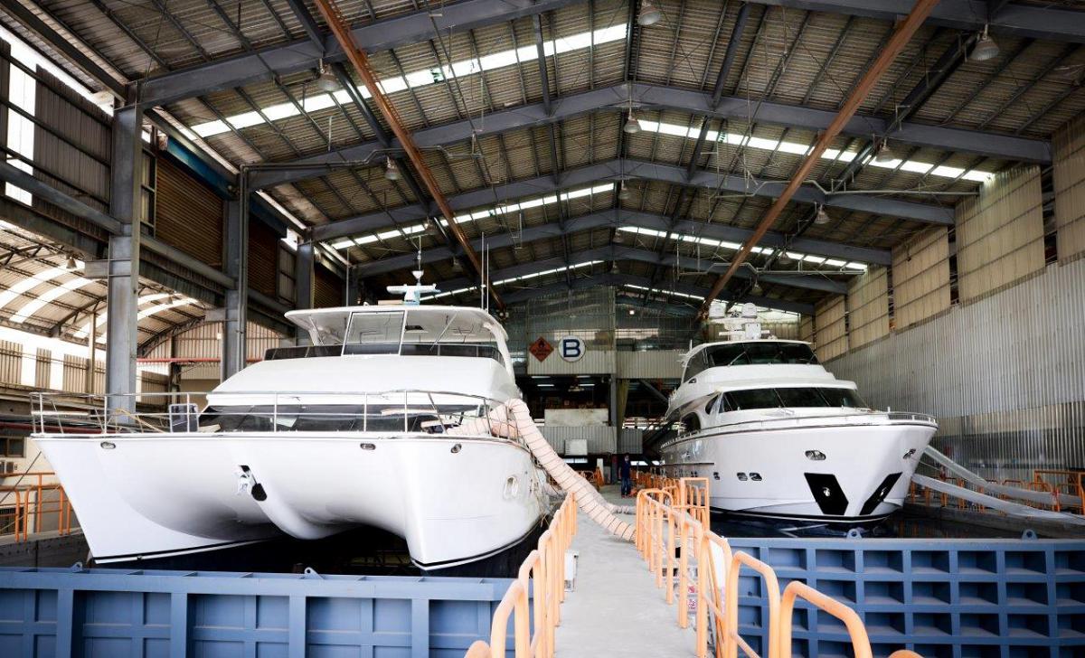 New Horizon E84 Motoryacht and PC60 Power Catamaran Preparing for U.S. Delivery