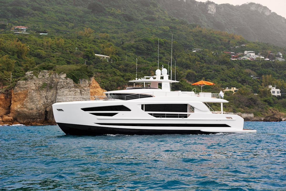 Horizon Makes Waves With New Fast Displacement (FD) Motoryacht Series Image