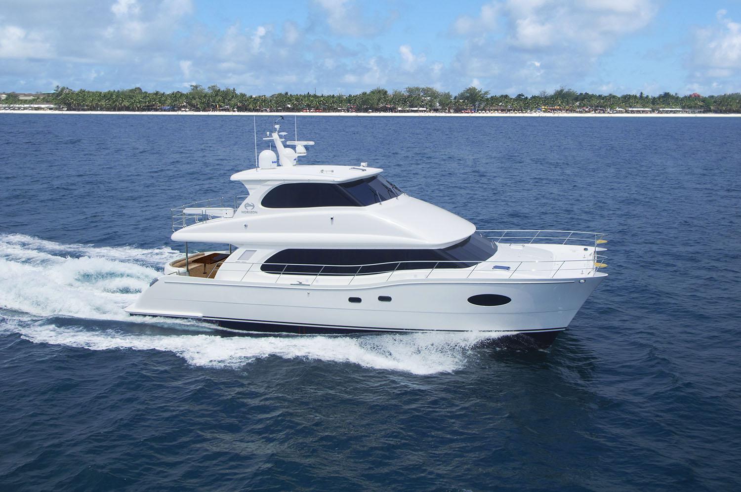 horizon pc60 luxury power catamaran